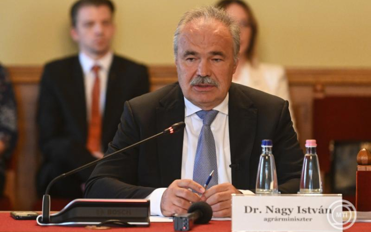 Nagy István: zajlik az érintett telepek teljes mentesítése és ha nem lesz újabb fertőzés, akkor heteken belül feloldhatják a korlátoz