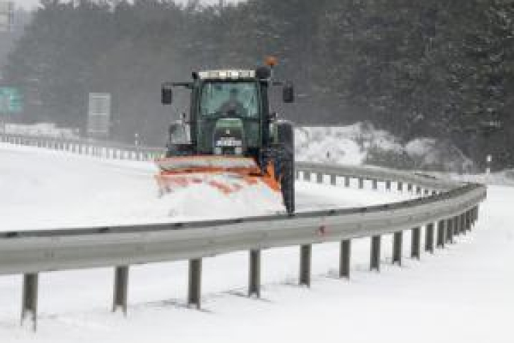 A kamionokat pihenőkbe, leállósávba terelik az M7-es somogyi szakaszán
