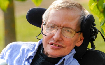 Az űrbe sugározzák Stephen Hawking szavait 