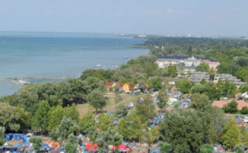 Nemszeretem kikötők a déli parton, tiltakozás a Balatonukért