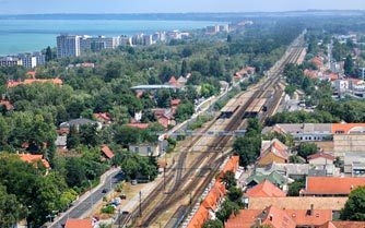 Leáll a vonatközlekedés a Balatonnál: buszok viszik az utasokat