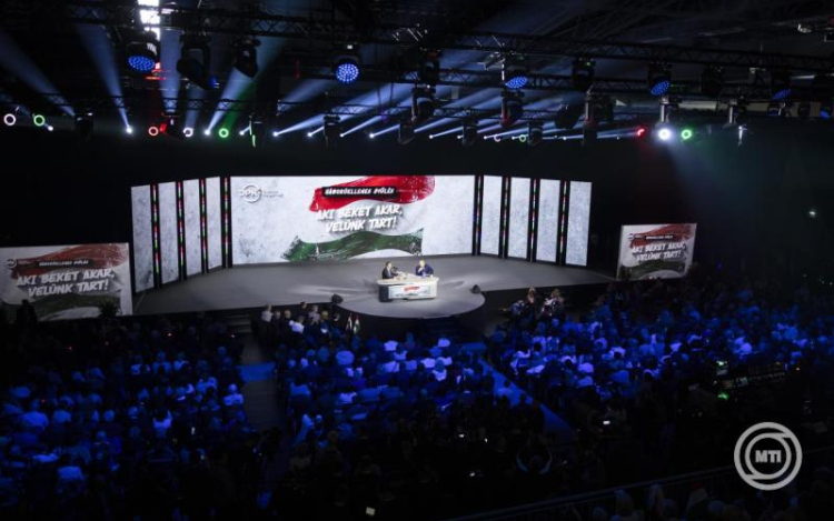 Orbán Viktor szerint az európai vezetők háborúba akarnak menni