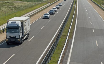 Hétfőtől forgalomkorlátozás okozhat torlódást az M3-ason mindkét irányban