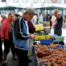 Megnyílt a külső fedett piac