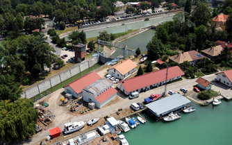 Luxus Siófokon: turisták elől elzárt sziget