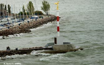 Szerdán kiönt a Balaton? Készültségben a déli part