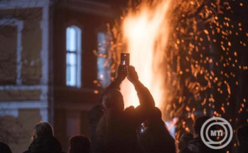 Őrtüzek jelezték Székelyföldön a közösség autonómiaigényét Székelyföld autonómiájának napján