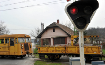 Omladozó várótermek, enyészeté lett bakterházak